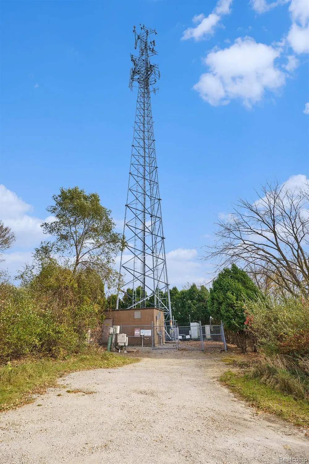 8815 E HOLLY ROAD Springfield Charter Township, MI 48442