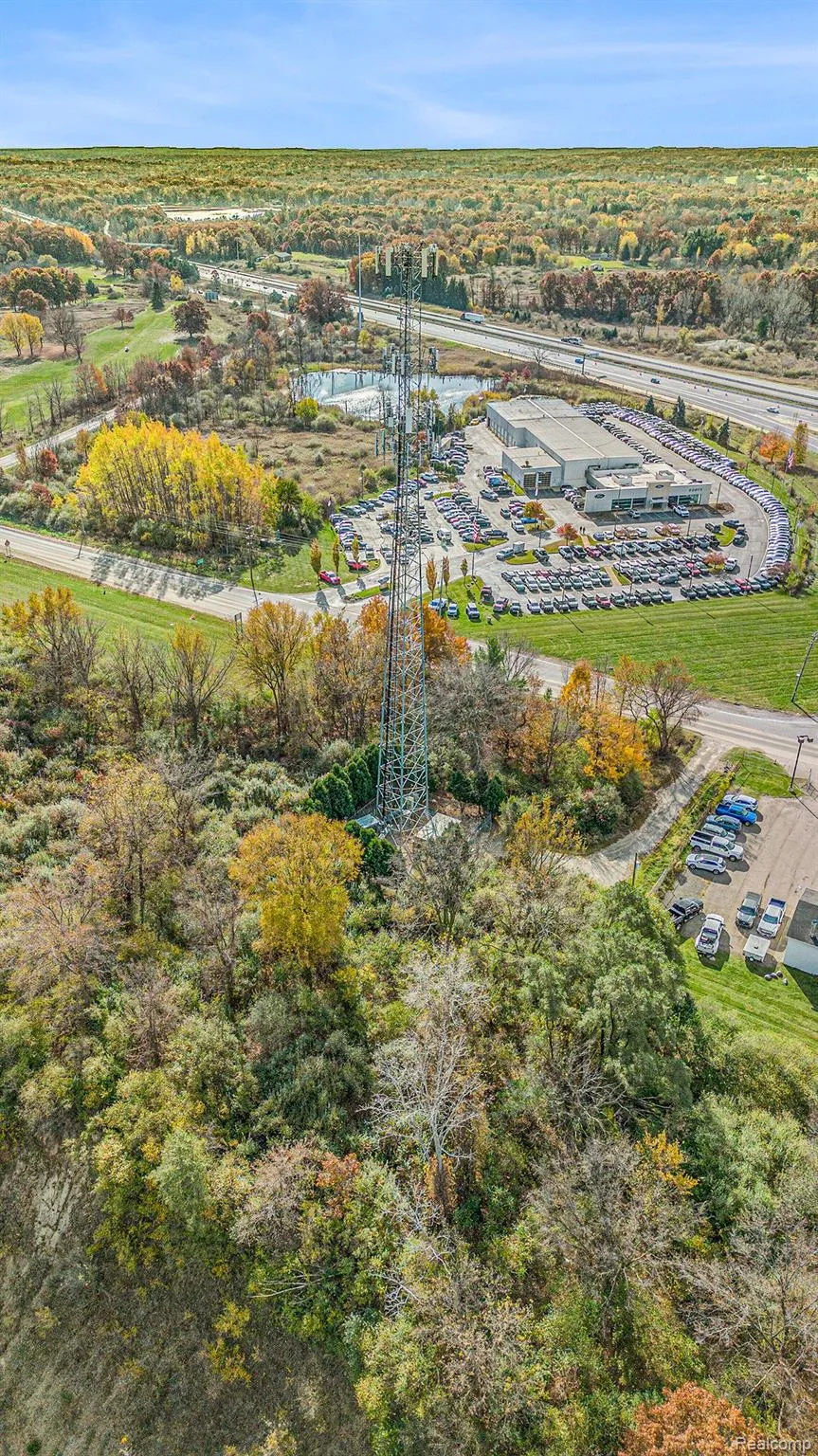 8815 E HOLLY ROAD Springfield Charter Township, MI 48442
