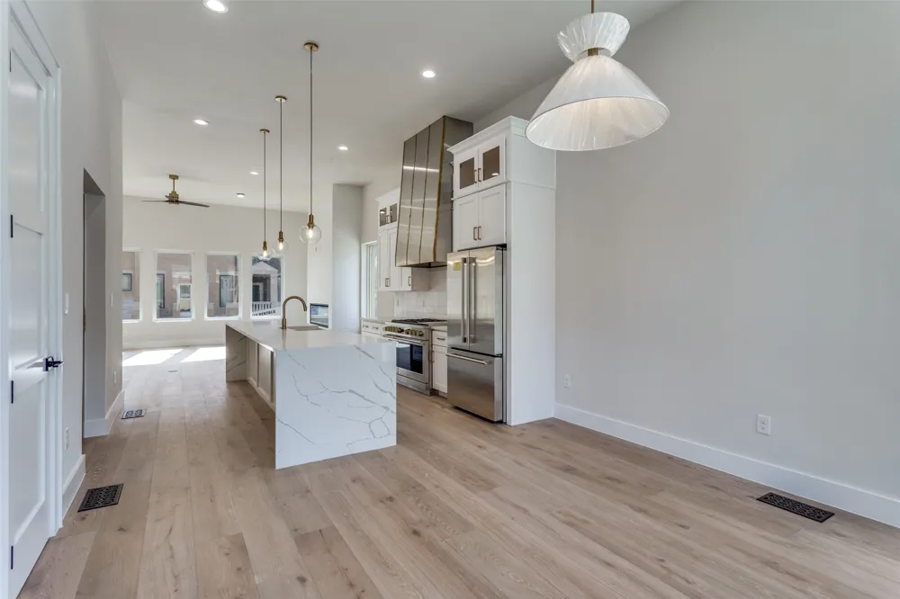 250 E Dallas Road #114 Grapevine, TX 76051