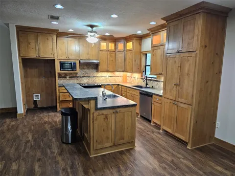 15784 Tree Monkey Rd
