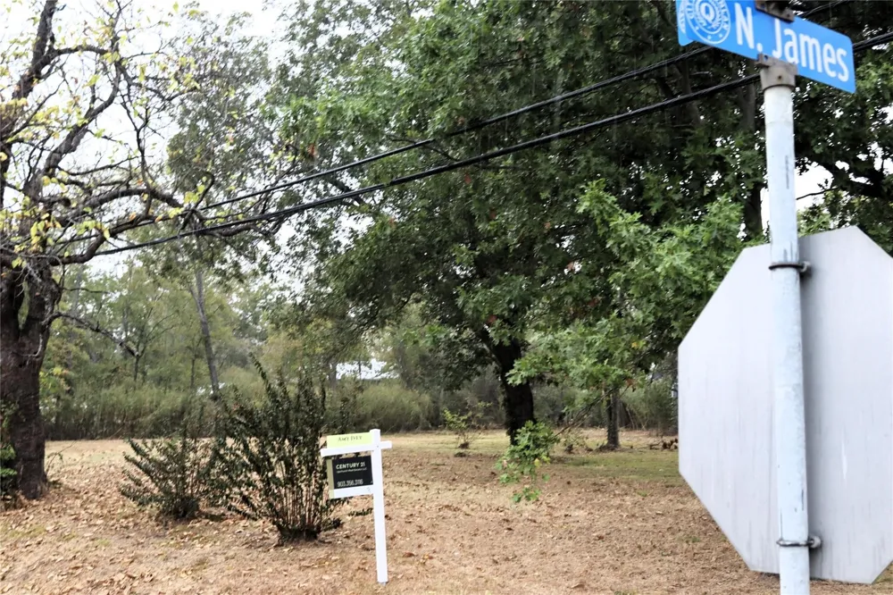 500 W Main Street Quinlan, TX 75474