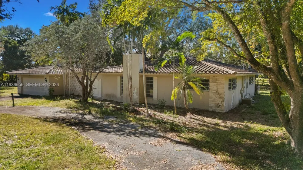 13500 SW 68th Ct Pinecrest, FL 33156