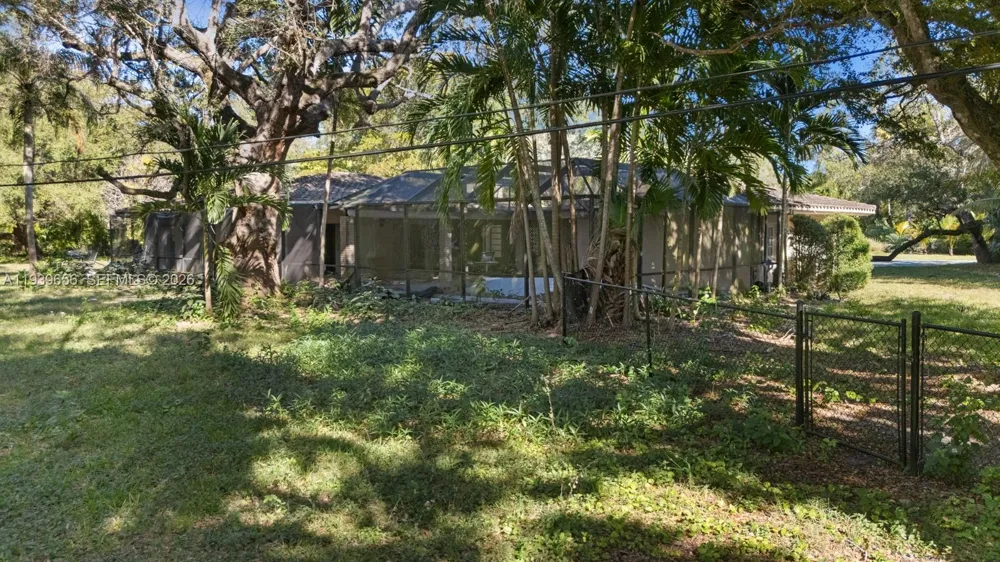 13500 SW 68th Ct Pinecrest, FL 33156