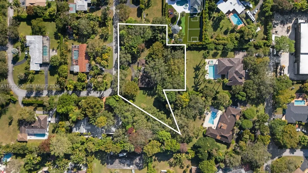 13500 SW 68th Ct Pinecrest, FL 33156