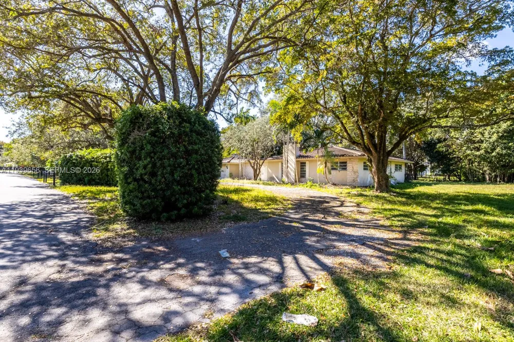 13500 SW 68th Ct Pinecrest, FL 33156