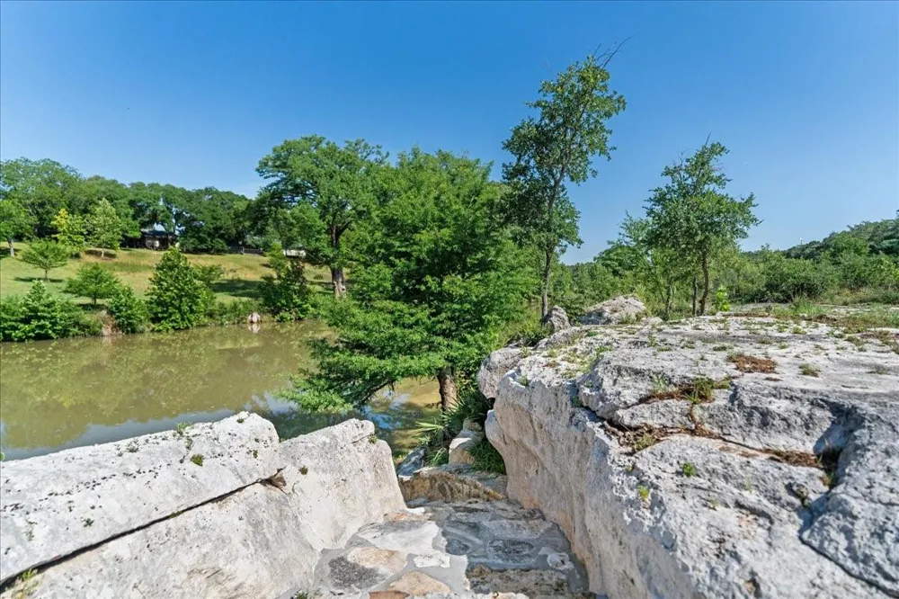 202 Hub Drive Wimberley, TX 78676