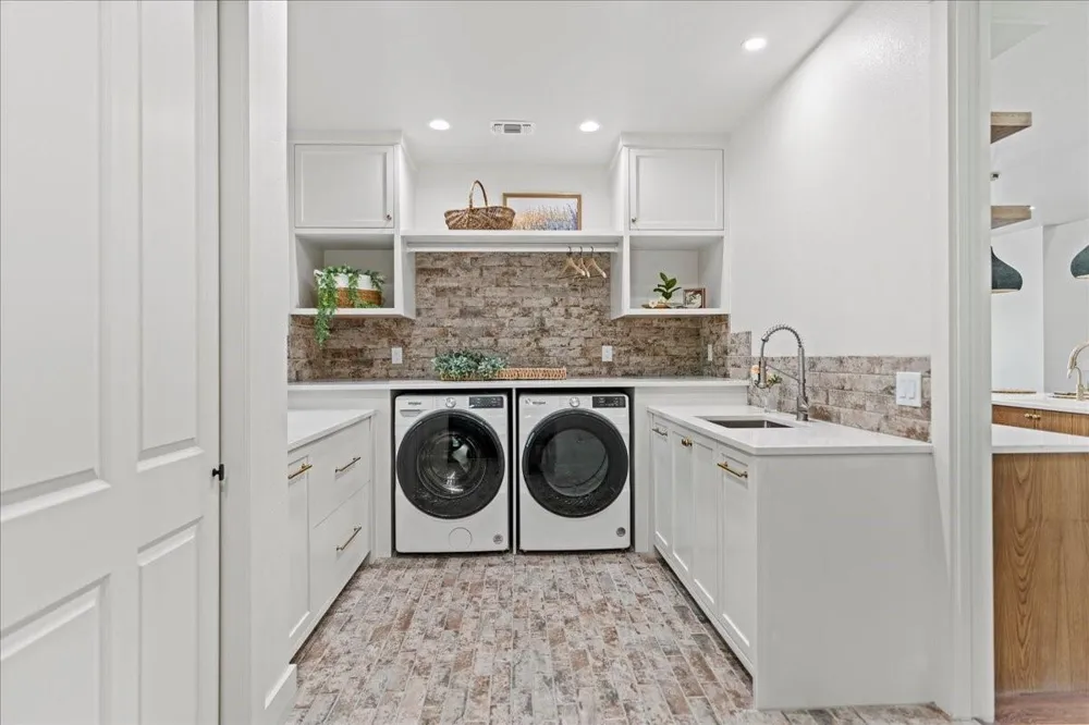 202 Hub Drive Wimberley, TX 78676