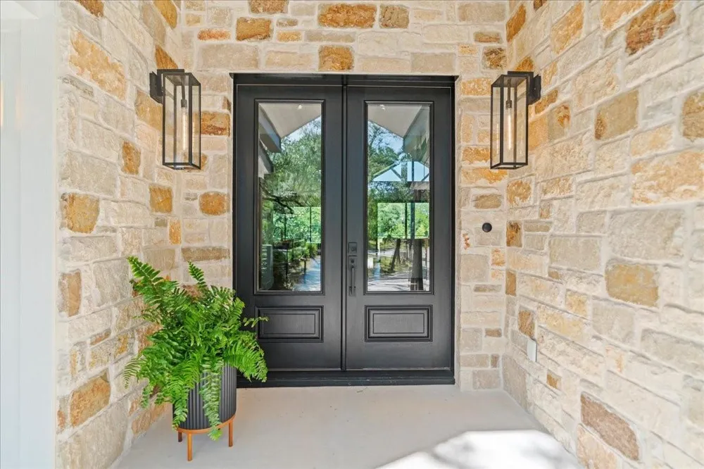 202 Hub Drive Wimberley, TX 78676
