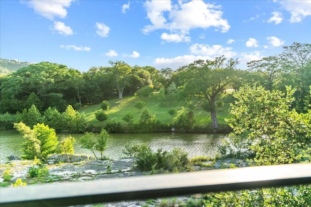202 Hub Drive Wimberley, TX 78676