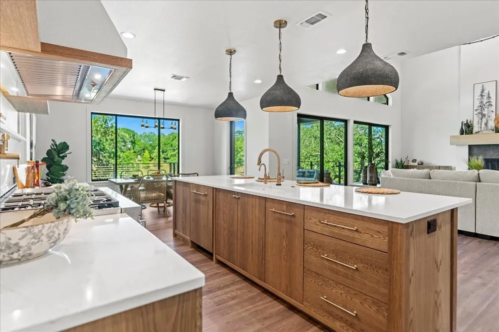 202 Hub Drive Wimberley, TX 78676
