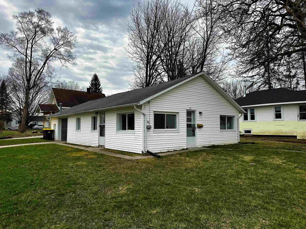 214 Grover Avenue Alma City, MI 48801