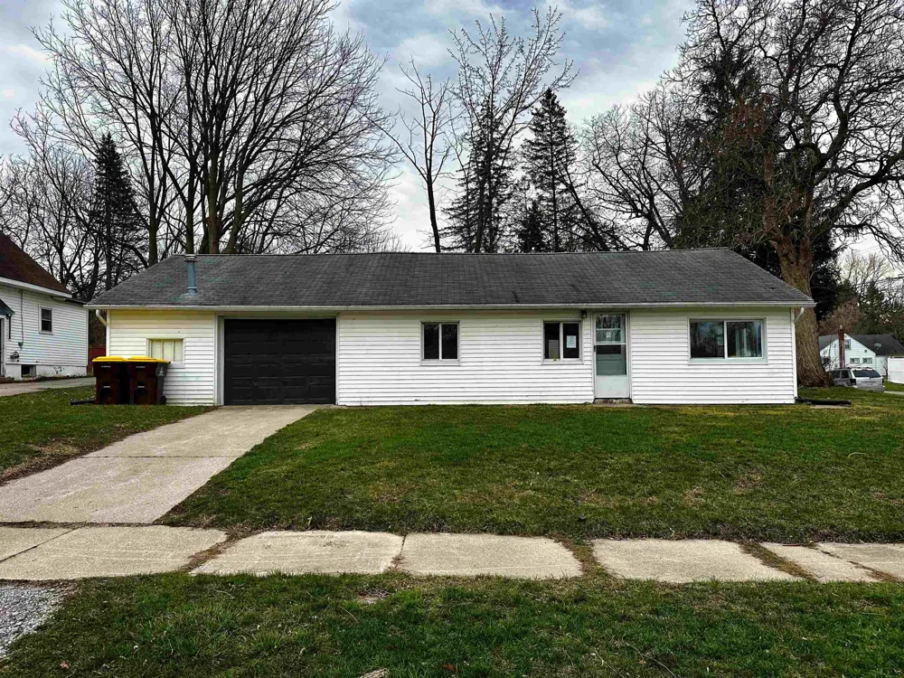 214 Grover Avenue Alma City, MI 48801