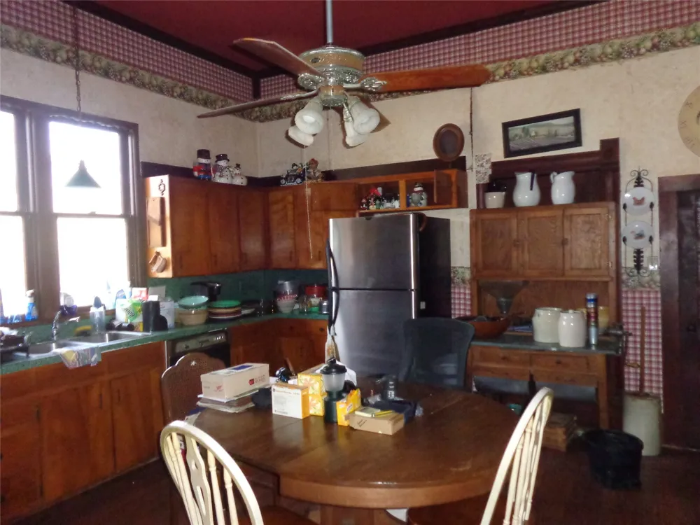 506 S 3rd Street Grandview, TX 76050