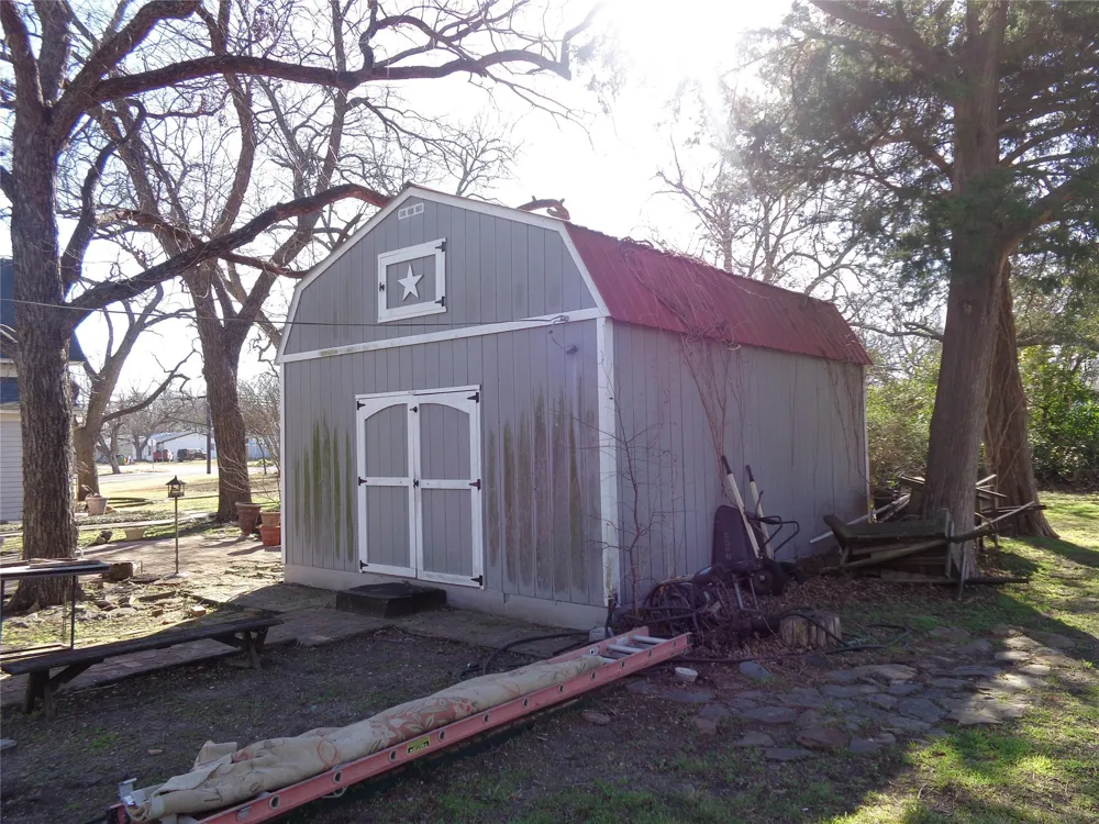 506 S 3rd Street Grandview, TX 76050
