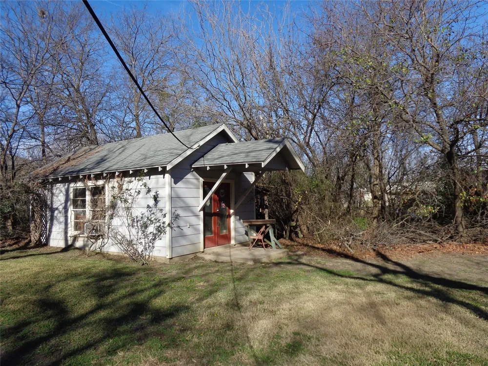 506 S 3rd Street Grandview, TX 76050