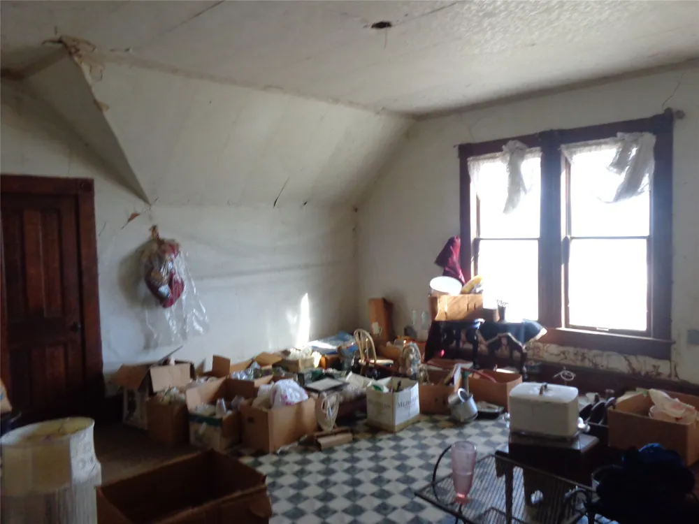 506 S 3rd Street Grandview, TX 76050