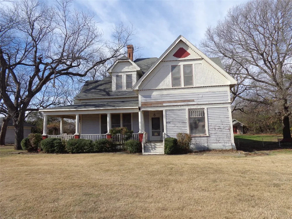 506 S 3rd Street Grandview, TX 76050
