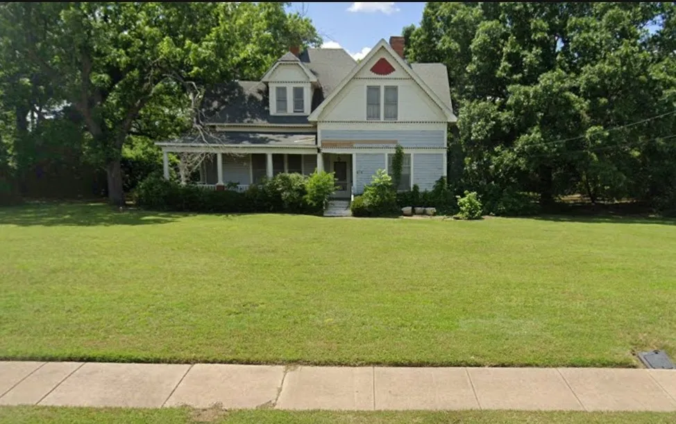 506 S 3rd Street Grandview, TX 76050