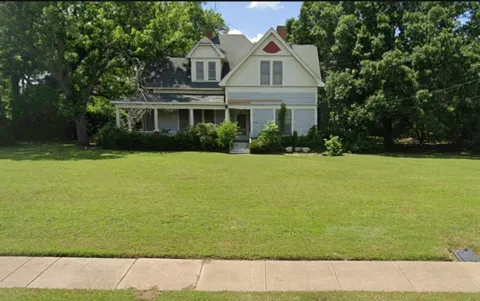 506 S 3rd Street