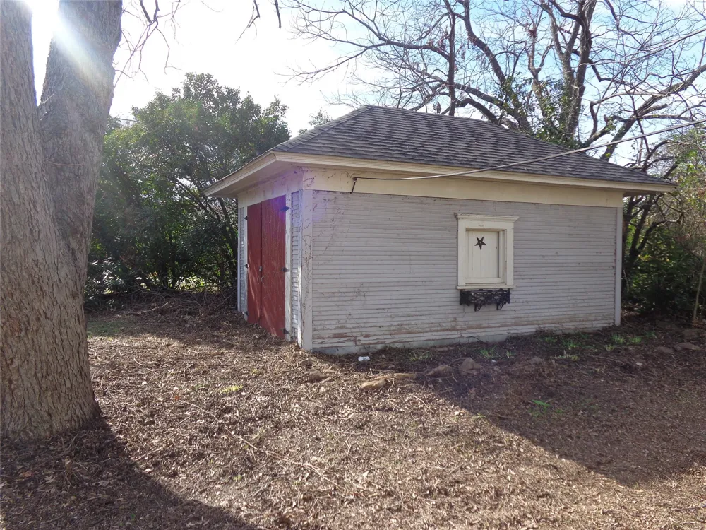 506 S 3rd Street Grandview, TX 76050