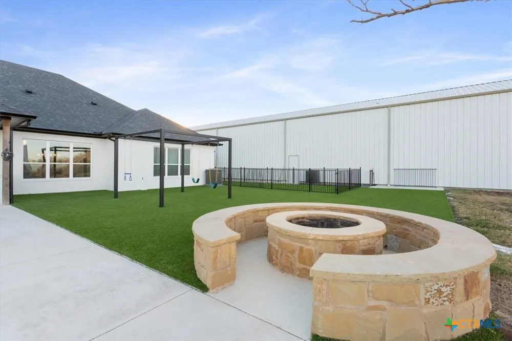 10940 Wedel Cemetery Road Rogers, TX 76569