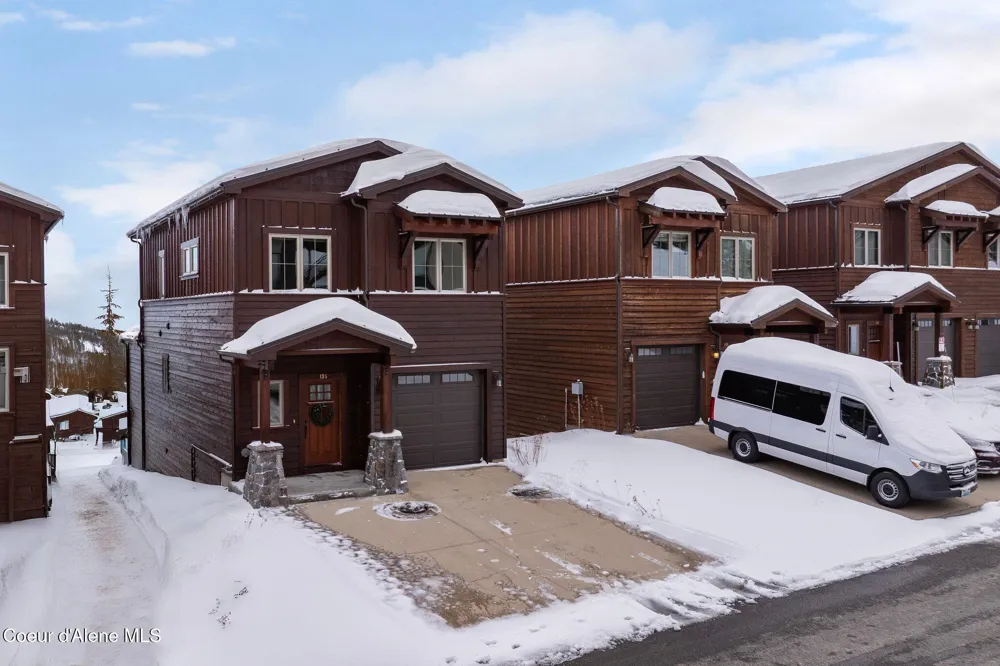 135 Chutes Ln Sandpoint, ID 83864