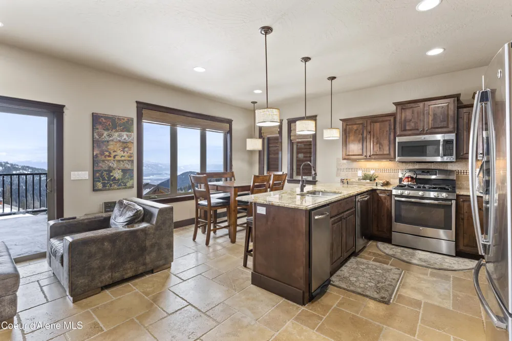135 Chutes Ln Sandpoint, ID 83864