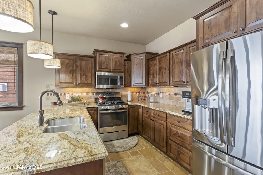 135 Chutes Ln Sandpoint, ID 83864