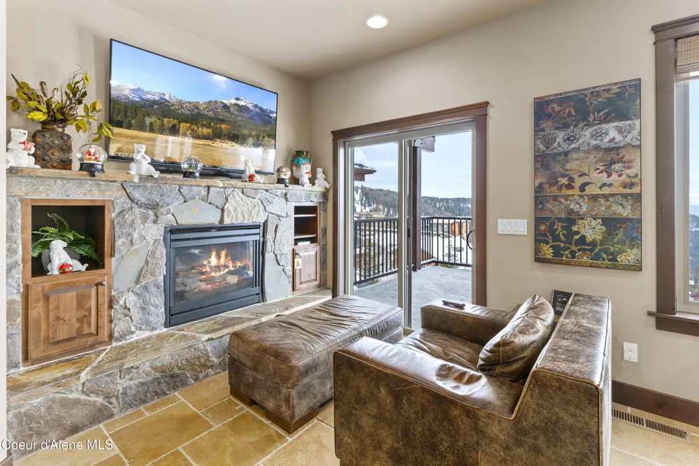 135 Chutes Ln Sandpoint, ID 83864