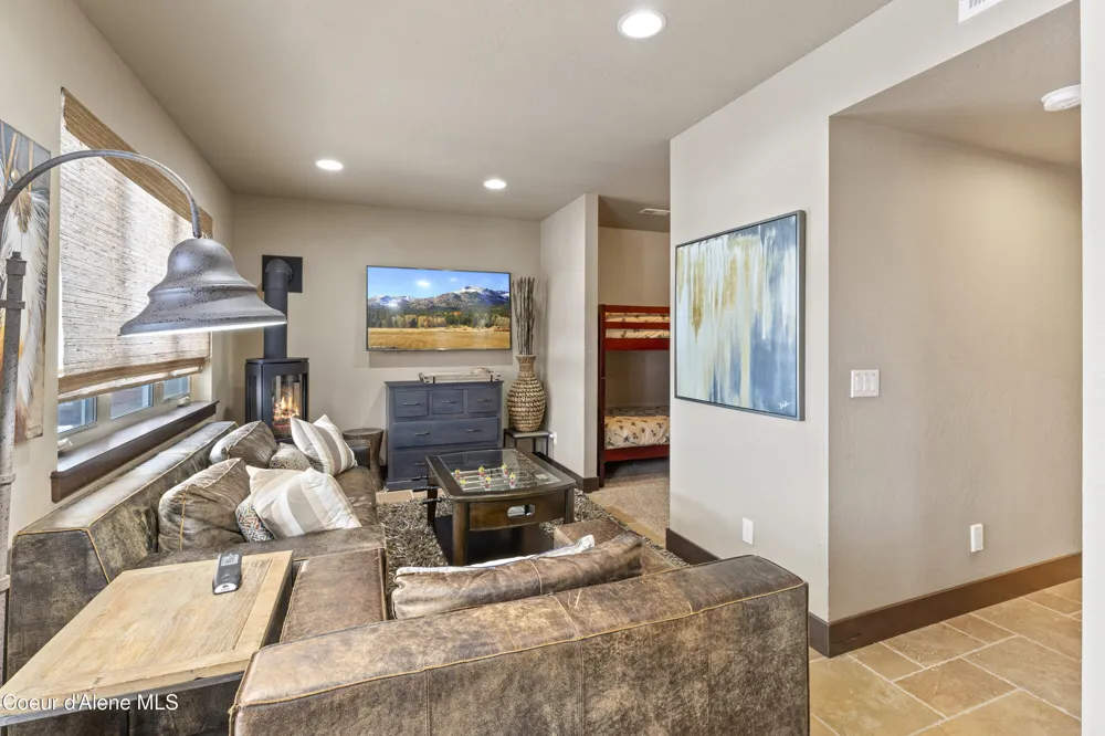 135 Chutes Ln Sandpoint, ID 83864