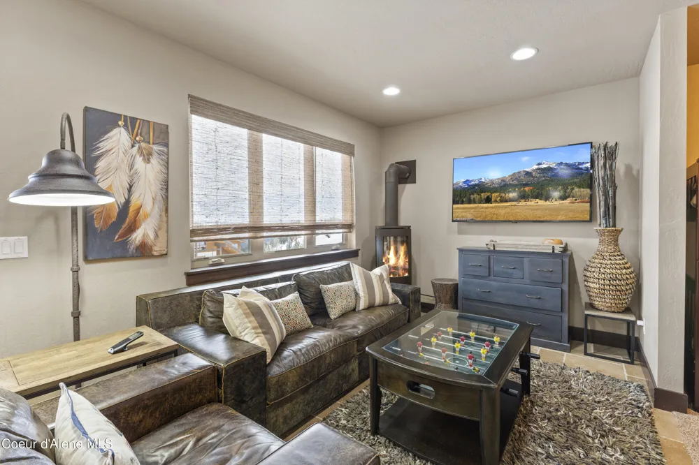 135 Chutes Ln Sandpoint, ID 83864