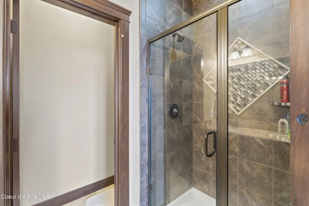 135 Chutes Ln Sandpoint, ID 83864