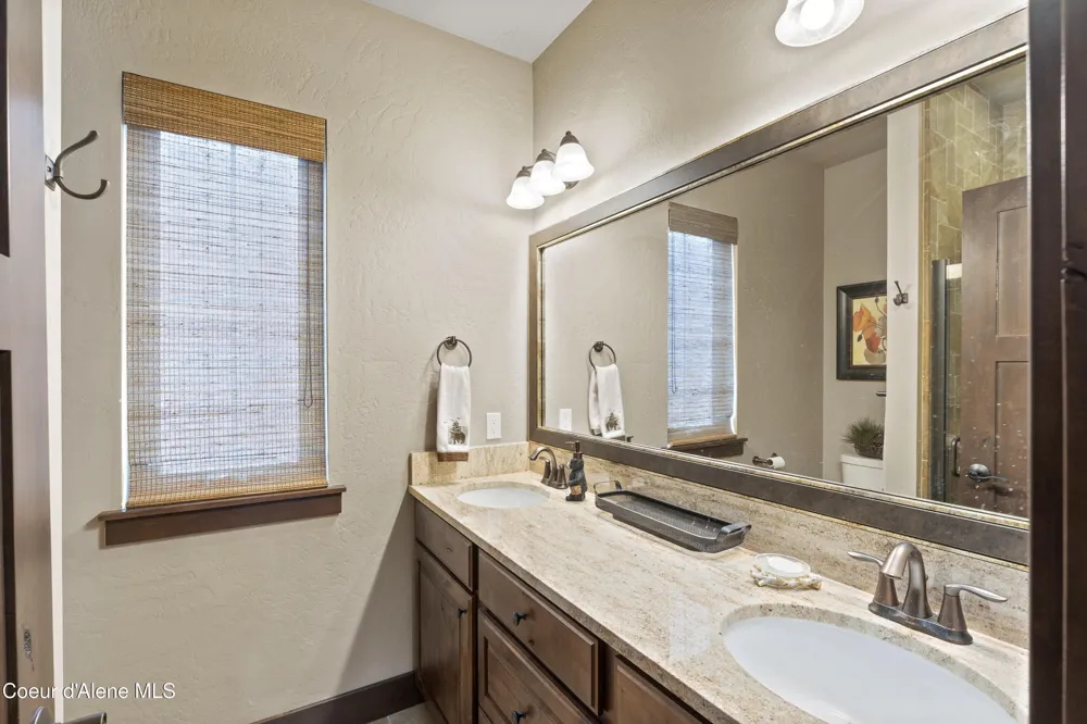 135 Chutes Ln Sandpoint, ID 83864