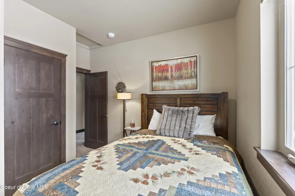 135 Chutes Ln Sandpoint, ID 83864