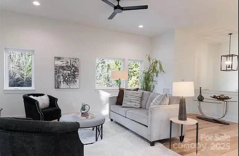 17 Macallan Lane Asheville, NC 28805