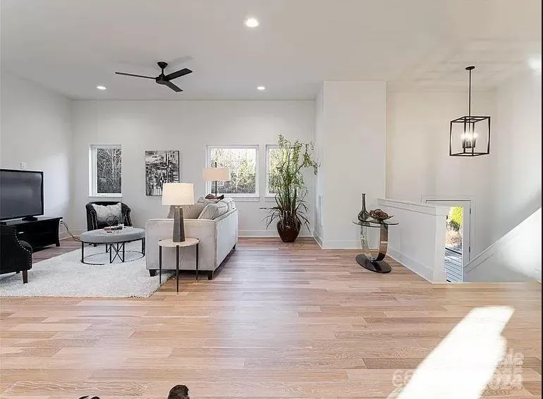 17 Macallan Lane Asheville, NC 28805