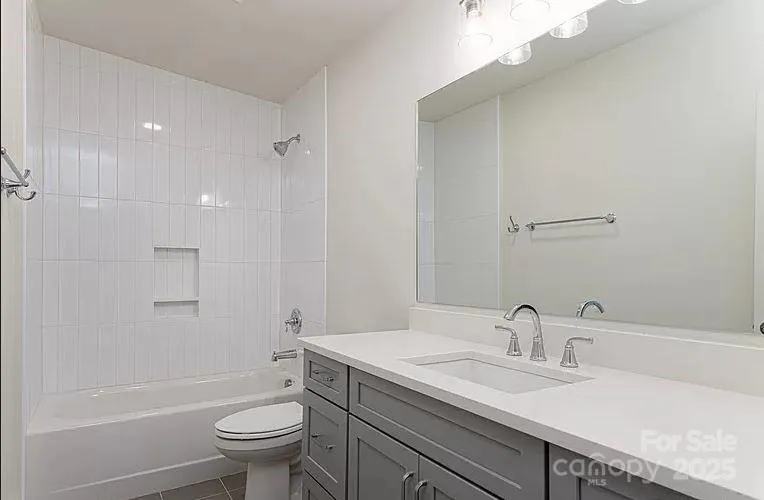 17 Macallan Lane Asheville, NC 28805