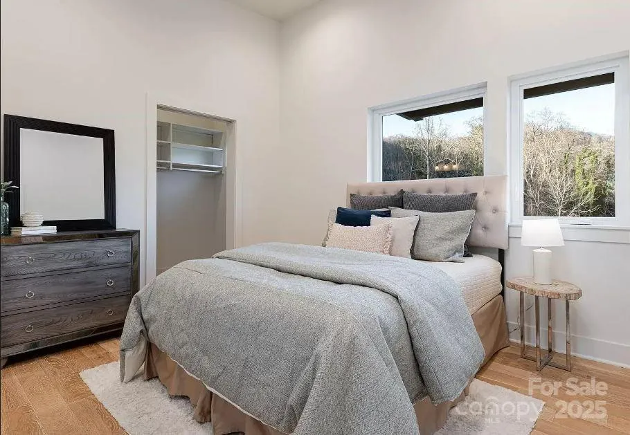 17 Macallan Lane Asheville, NC 28805