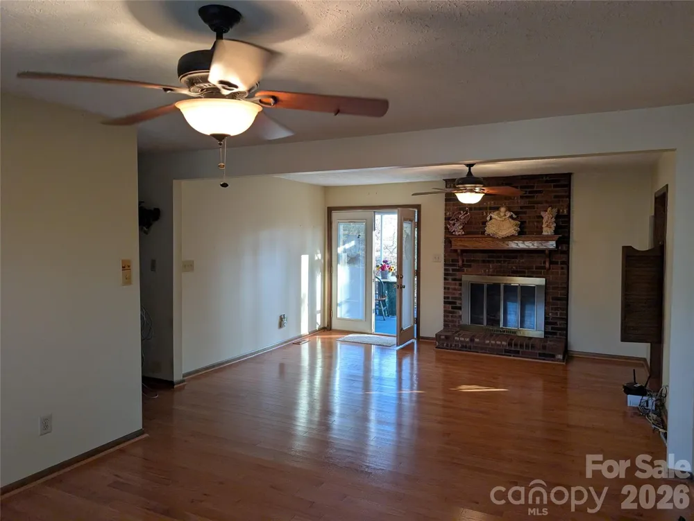 3065 Woodstream Drive Valdese, NC 28690