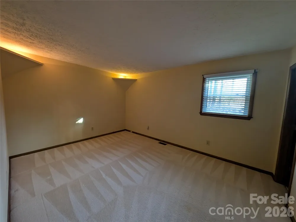 3065 Woodstream Drive Valdese, NC 28690