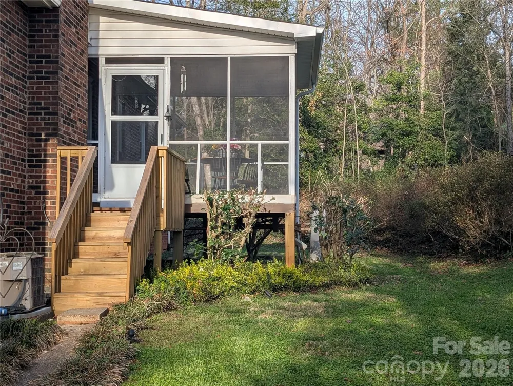 3065 Woodstream Drive Valdese, NC 28690