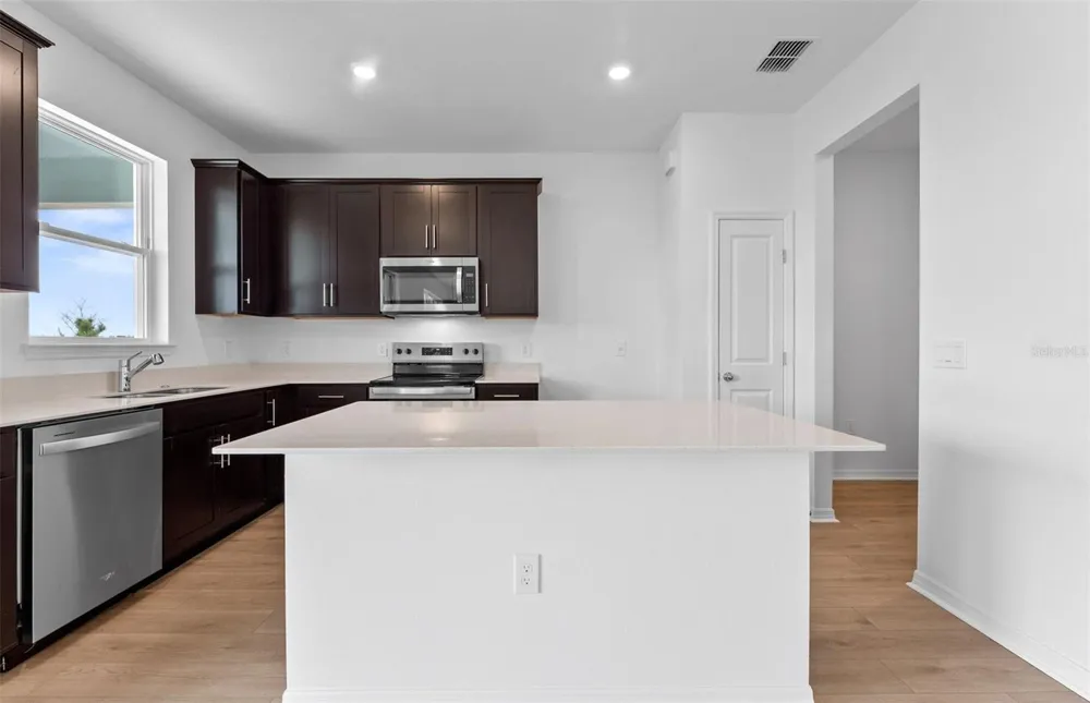 1277 LAKERIDGE WAY Lake Alfred, FL 33850