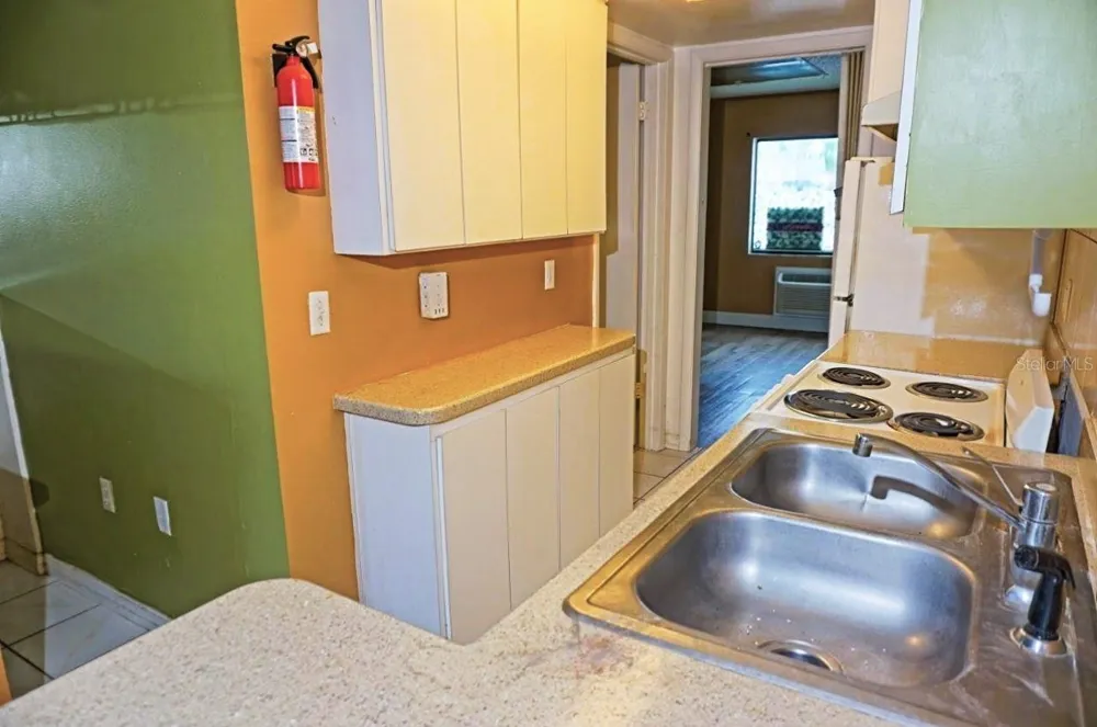 1865 MAZO MANOR #J5 Lutz, FL 33558