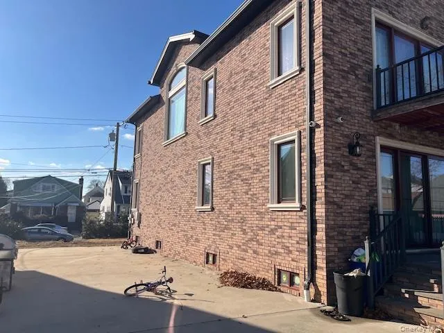 107 E Fairview Avenue Valley Stream, NY 11580