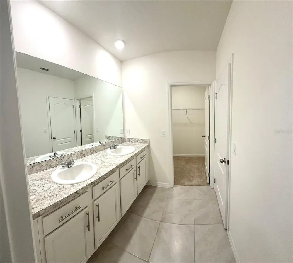 1241 YELLOW FINCH DRIVE Davenport, FL 33837