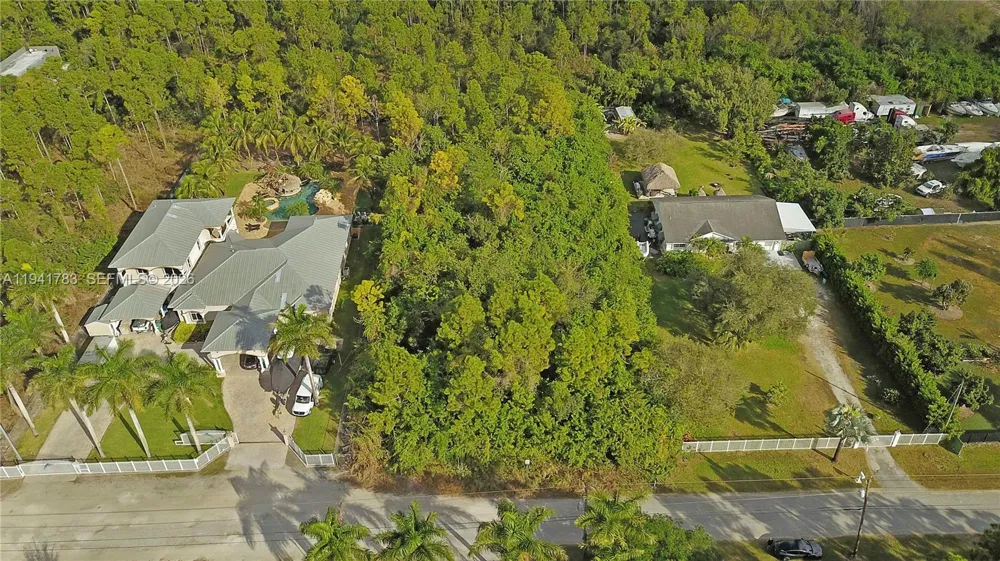 193 SW 334 Street Florida City, FL 33034