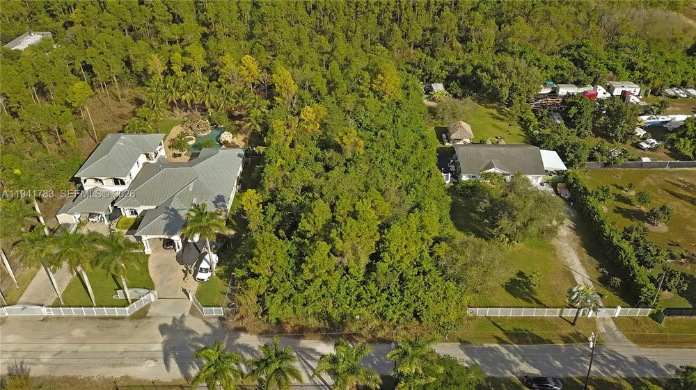 193 SW 334 Street Florida City, FL 33034