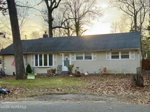 5 Pear Avenue