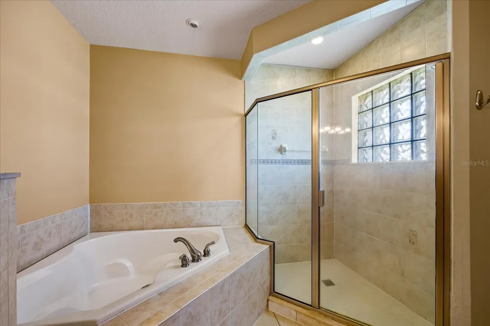 136 175TH AVENUE E Redington Shores, FL 33708