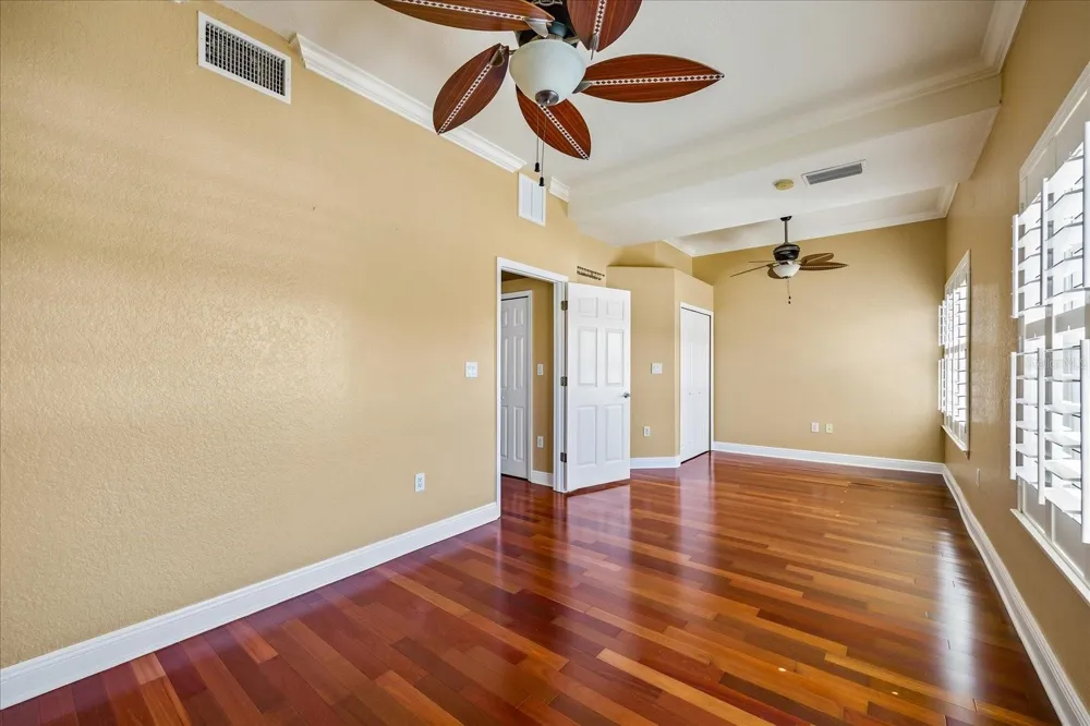 136 175TH AVENUE E Redington Shores, FL 33708